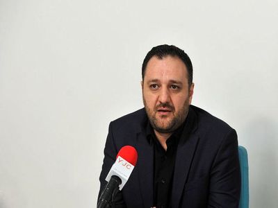 تابلوی برندهای پوشاک خارجی جمع می‌شود