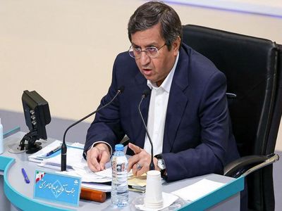 عبدالناصر همتی بدترین کارنامه را در شفافیت اقتصادی دارد/ همتی وقتی مدیرعامل بانک ملی بود هم آمارها را سانسور می‌کرد!