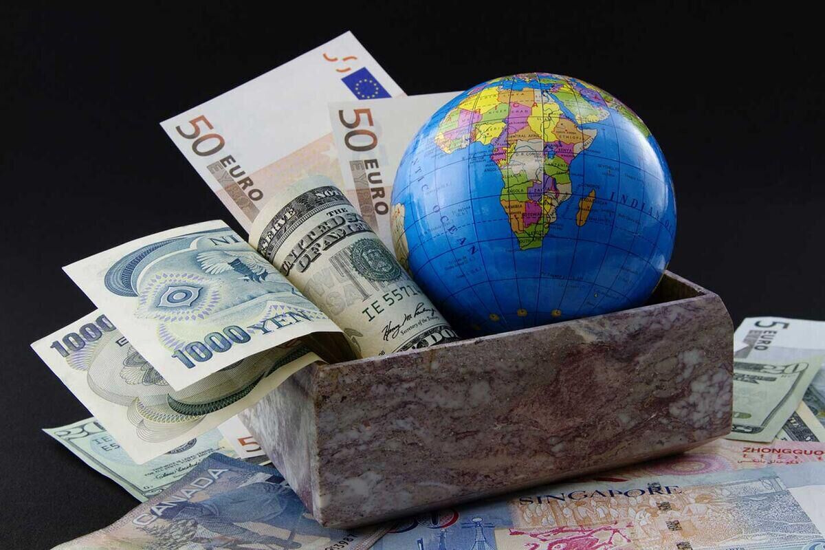 بانک مرکزی‌: دولت‌های نهم و دهم ۲۴ میلیارد دلار سرمایه‌گذاری خارجی جذب کرد، روحانی ۱۵ میلیارد دلار!