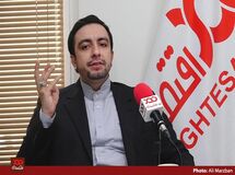 تولید و خرید واکسن باید به طور همزمان و قوی پیش می‌رفت