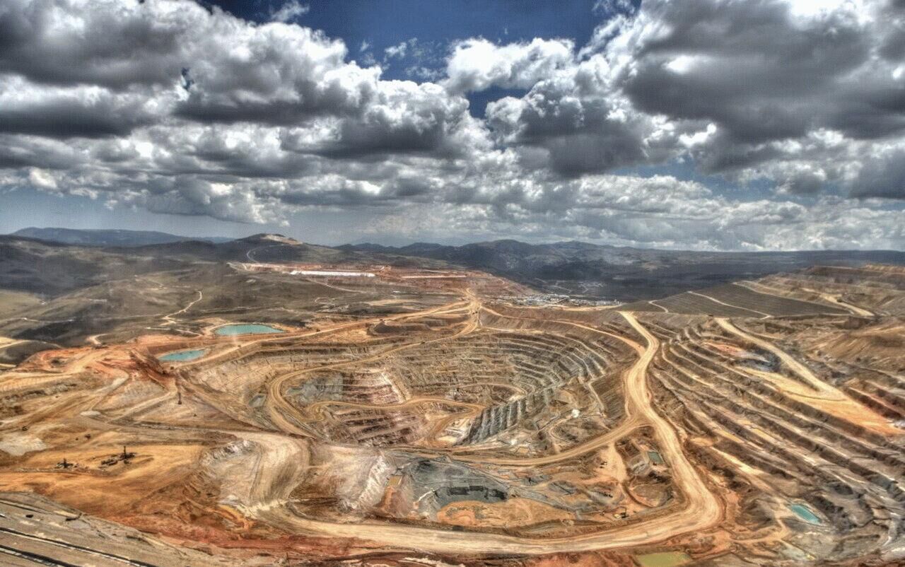 اقدامات نمایشی وزارت صمت از آزادسازی معادن تا رونمایی از سند سیاست صنعتی