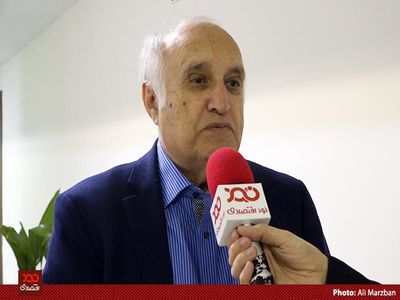  به جای همسان سازی حقوق بازنشستگان، از آنها حمایت غذایی کنید