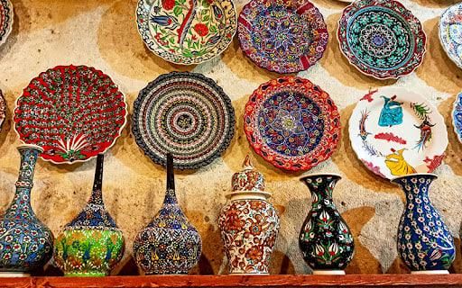 تقاضای مردم برای خرید صنایع دستی نصف شد