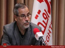 دلار  ۴۲۰۰ تومانی پرهزینه است، ادامه ندهید