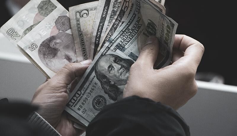 قیمت طلا، سکه و دلار امروز ۱۴۰۰/۰٨/۱۲| قیمت‌ها بالا رفت