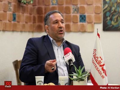 تورم به زیر ۵٠ درصد رسیده و احتمالا پایان سال ۱۴٠٠، سال بهتری از ۹۹ در تورم خواهیم داشت