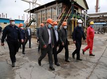 بازدید مدیر عامل شستا از پالایشگاه روغن سازی ایرانول در آبادان 