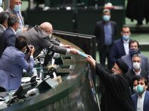 بهارستان نشینان هم به کلیات لایجه بودجه رای دادند هم از حذف ارز دولتی انتقاد می‌کنند!
