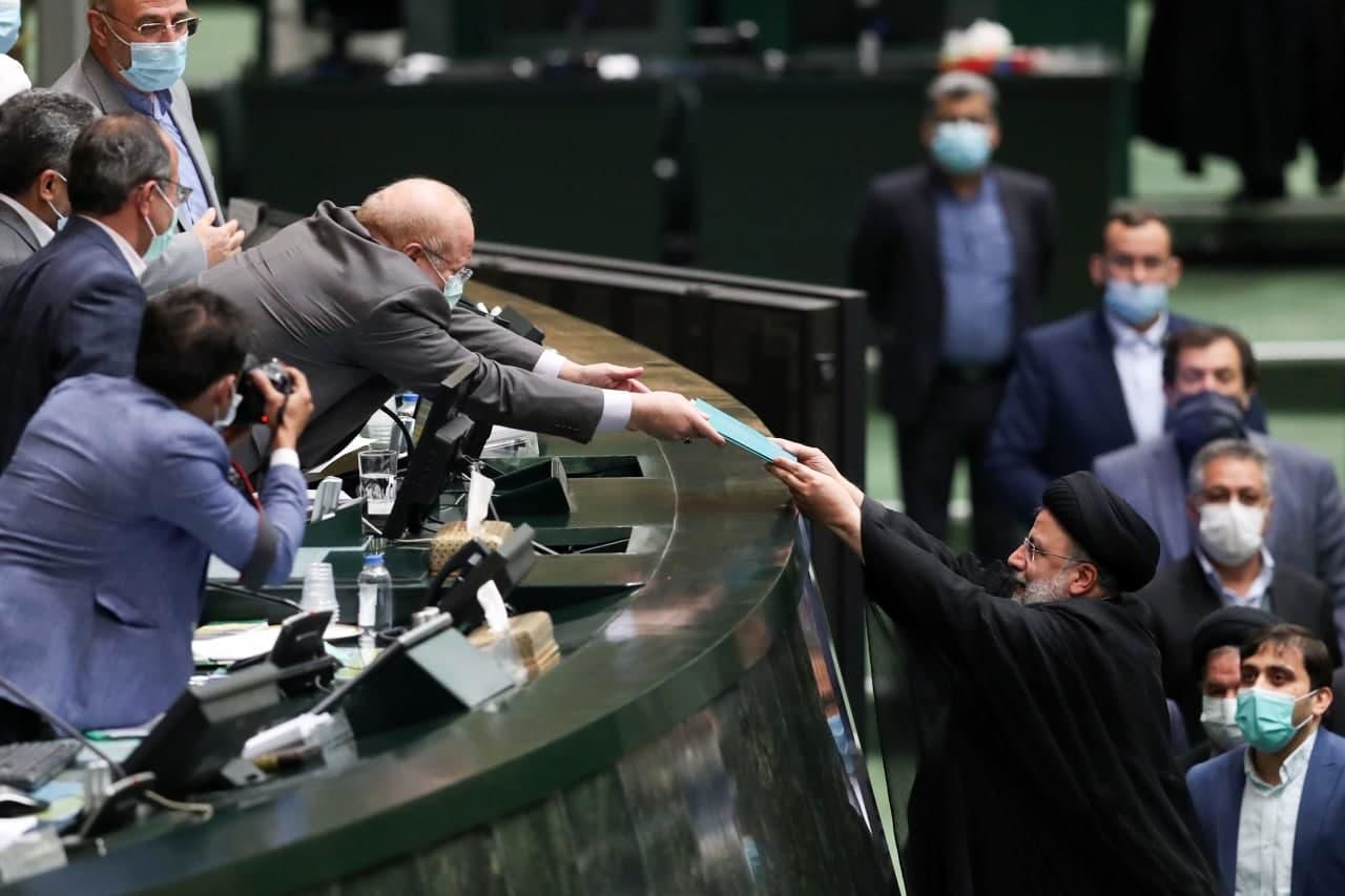 بهارستان نشینان هم به کلیات لایجه بودجه رای دادند هم از حذف ارز دولتی انتقاد میکنند!