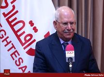 هیات رئیسه اتاق بازرگانی ایران در برج عاج نشستهاند