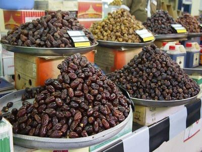 فروشگاه‌های زنجیره‌ای به تنهایی قیمت خرما را ۵٠ درصد افزایش می‌دهند