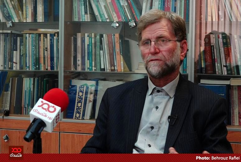 کالابرگ راه حل مناسبی برای رفع فقر نیست/ سیاستگذاران به فکر رشد اقتصادی باشند