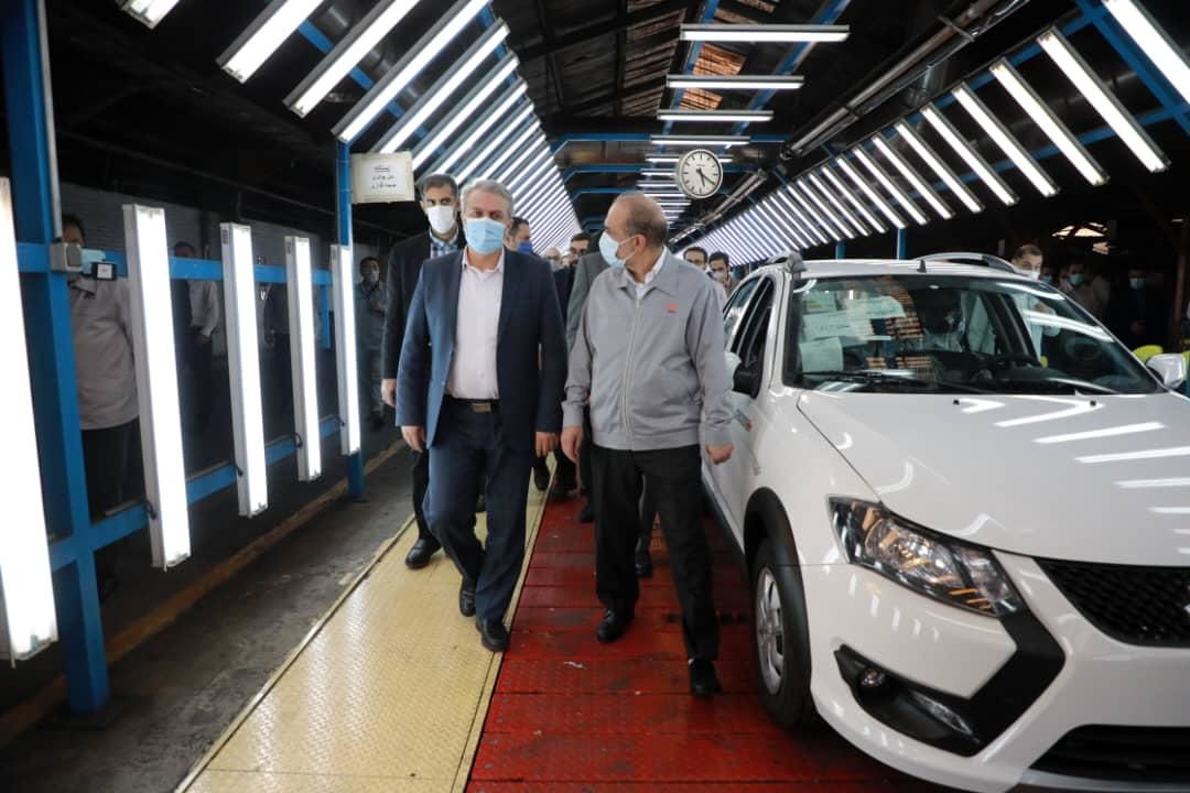 بازدید وزیر صمت از ایران خودرو و سایپا و پیگیری نتایج دستورات ویژه رئیس جمهور به خودروسازان/ کاهش اساسی میزان خودروهای موجود در پارکینگ دو خودروساز بزرگ