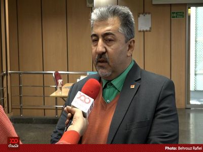 واحدهای کوچک برای صادرات محصولات دانش بنیان مشکل دارند ولی معاونت علمی و فناوری رئیس جمهور به آن‌ها کمک نمی‌کند
