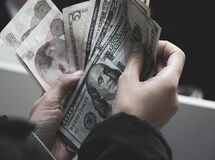 نرخ ارز دلار سکه طلا یورو امروز ۱۴۰۱/۰٢/۱۱