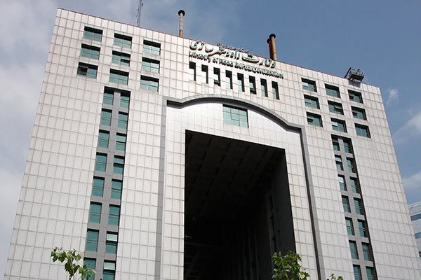 رستم قاسمی در ۴ ماه دو بار رئیس مرکز تحقیقات راه و شهرسازی را عوض کرد