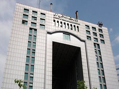 رستم قاسمی در ۴ ماه دو بار رئیس مرکز تحقیقات راه و شهرسازی را عوض کرد