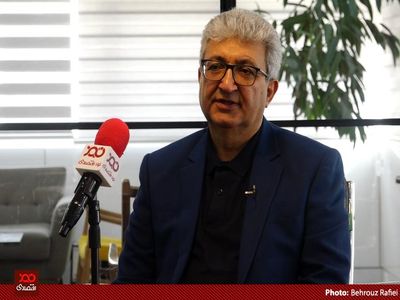 اگر ارز ۴۲۰۰ تومانی پارسال حذف می‌شد قیمت‌ها دو برابر می‌شد ولی چون الان برای اینکار تاخیر کردیم،‌ قیمت‌ها سه برابر شد