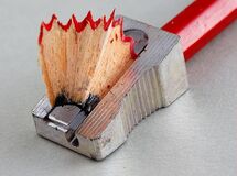 واردات مداد و مدادتراش به ۳ هزار تن نزدیک شد