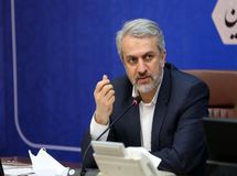 خودمان با دست خودمان قیمت کالاها را به ارز وصل می‌کنیم