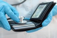 پزشکان و دندان پزشکان چقدر مالیات می‌دهند؟