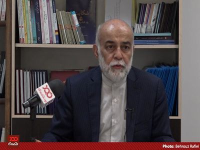 دست مردم برای خرید کالاهای اساسی کوتاه شده، راهی بجز کوپن دادن در این شرایط نداریم