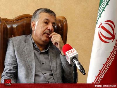 صندلی اعضای هیات رئیسه اتاق نباید به عنوان دادخواه در کنار سران قوا قرار بگیرد