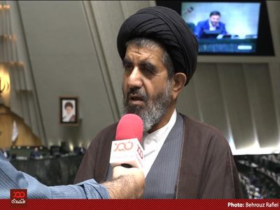 دولت ورود بانک‌ها به بحث زمین و مسکن را ممنوع کند