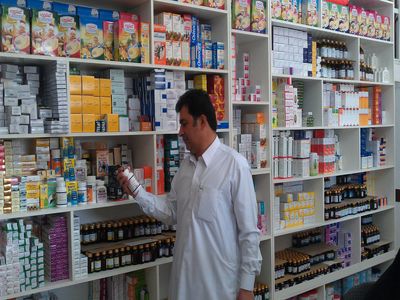 قیمت دارو از کارخانه تا دست مصرف‌کننده ۴۵ درصد بیشتر می‌شود