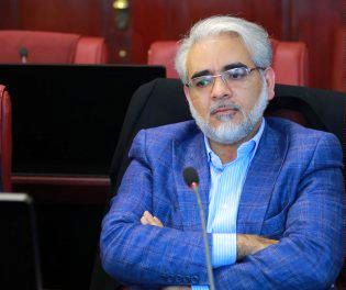 رئیس سازمان خصوصی سازی بخواند