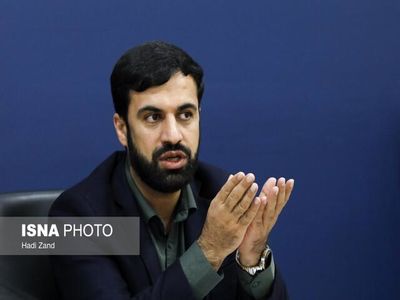 دچار خودتحریمی هستیم/صادرات ۵۰ میلیارد دلاری برای ایران شوخی است!