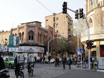اهالی بازار لاله‌زار بخاطر آشوب‌های خیابانی مغازه‌ها را بستند/ رسانه‌های معاند، مدام دروغ می‌گویند