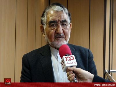 قیمت واقعی دلار پایین‌تر از ۲۵ هزار تومان است