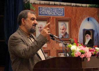 بسیج مظهر اعتماد به نفس و خودوباوری است/ مردمی‌سازی اقتصاد سبب شکوفایی می‌شود