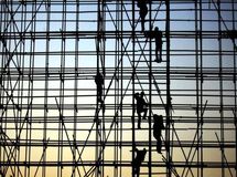 پیش‌بینی قیمت لوله داربست و بست داربستی با توجه به نوسانات نرخ ارز در بازار