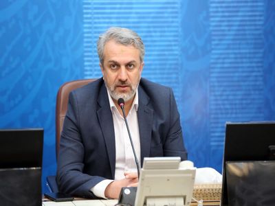 مجبوریم برای حمایت از خانوار روی کالاها قیمت‌گذاری کنیم/  اقتصاد ما عده‌ای مقصران پنهان دارد که چوب لای چرخ مسئولان می گذارند