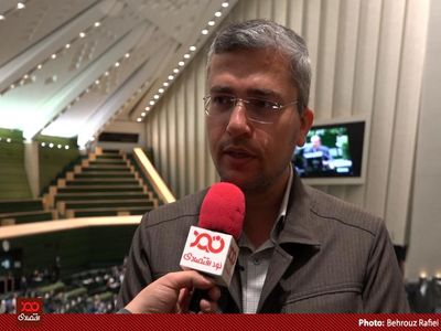 در شرایطی که مجلس این همه کار مهم دارد تعطیلات نمایندگان مجلس را بیشتر کرده‌اند