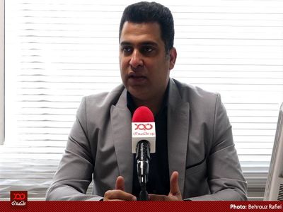 رئیس اتاق بازرگانی اهواز برای داماد، خواهر، خواهرزاده و کلیه اقوام و فامیلش کارت عضویت گرفته است (۱)