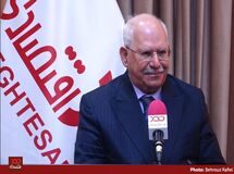 فرمول کاهش تورم ساده و روشن است/ تسهیل زمینه‌های سرمایه گذاری و تولید، تورم را کنترل می‌کند