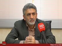 ۴۰ نفر در ایران ۴ هزار هزار میلیارد تومان منابع در دست دارند و آنرا توزیع می‌کنند