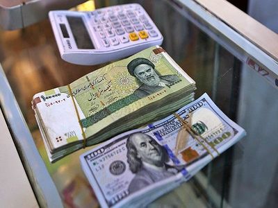 روند کاهشی نرخ دلار ۳۰ روزه شد/ قیمت دلار به محدوده ابتدای سال بازگشت