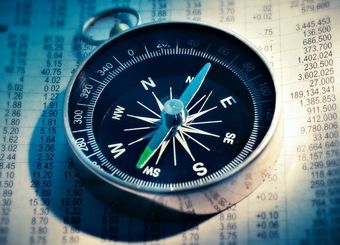 خواندن قطب نما به چه صورت است؟