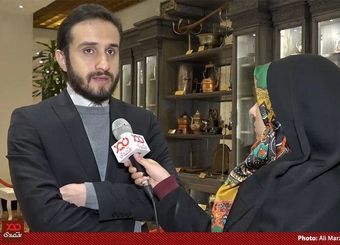 اگر توافق موقتی بین ایران و آمریکا انجام شود، قیمت دلار به ۳۰ هزار تومان می‌رسد