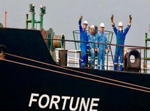 افزایش ۳۰ درصدی در تولید و ۵۰ درصدی در صادرات نفت/ روند کاهشی دلار ادامه دارد! + نمودار