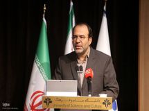 برخی مقامات از کیسه شرکت‌های مختلف برای خودشان بازاریابی سیاسی می‌کنند