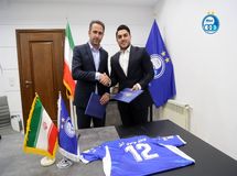 جزئیات قرارداد عجیب باشگاه استقلال با یک موبایل‌فروشی !