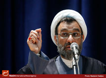 خیلی ساده‌انگارانه است اگر بگوییم باید اجازه واردات لوازم‌التحریر داد