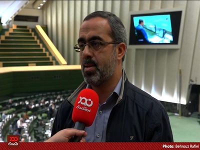 از سیاست ارزی فرزین دفاع می‌کنم، سیاست او جهش نکردن قیمت ارز است