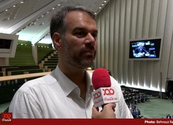 علی آبادی تفاوت ماشین برقی با ماشین هیبریدی را نمی‌داند!