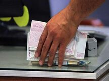 در دولت روحانی تسهیلات تکلیفی بانک‌ها ۲/۳ برابر شده است